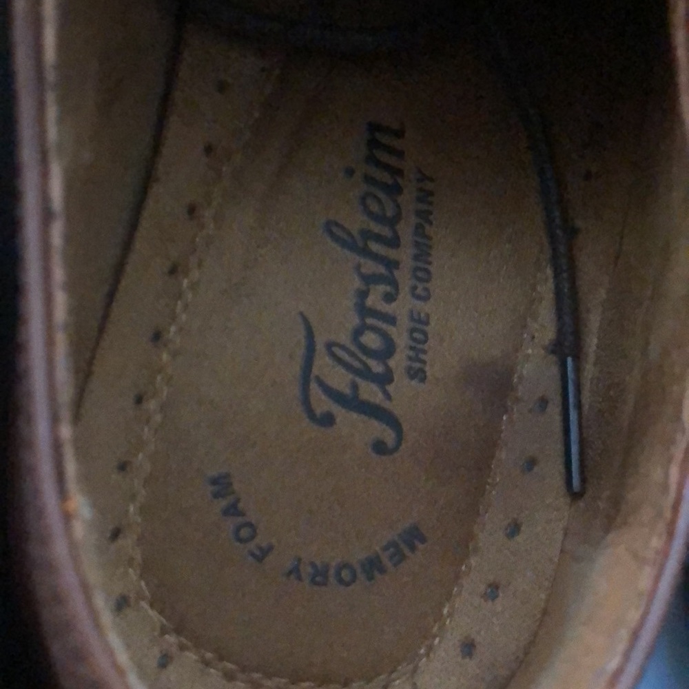FLORSHEIM Brown cap toe shoe size 9.5D - Picture 8 of 8